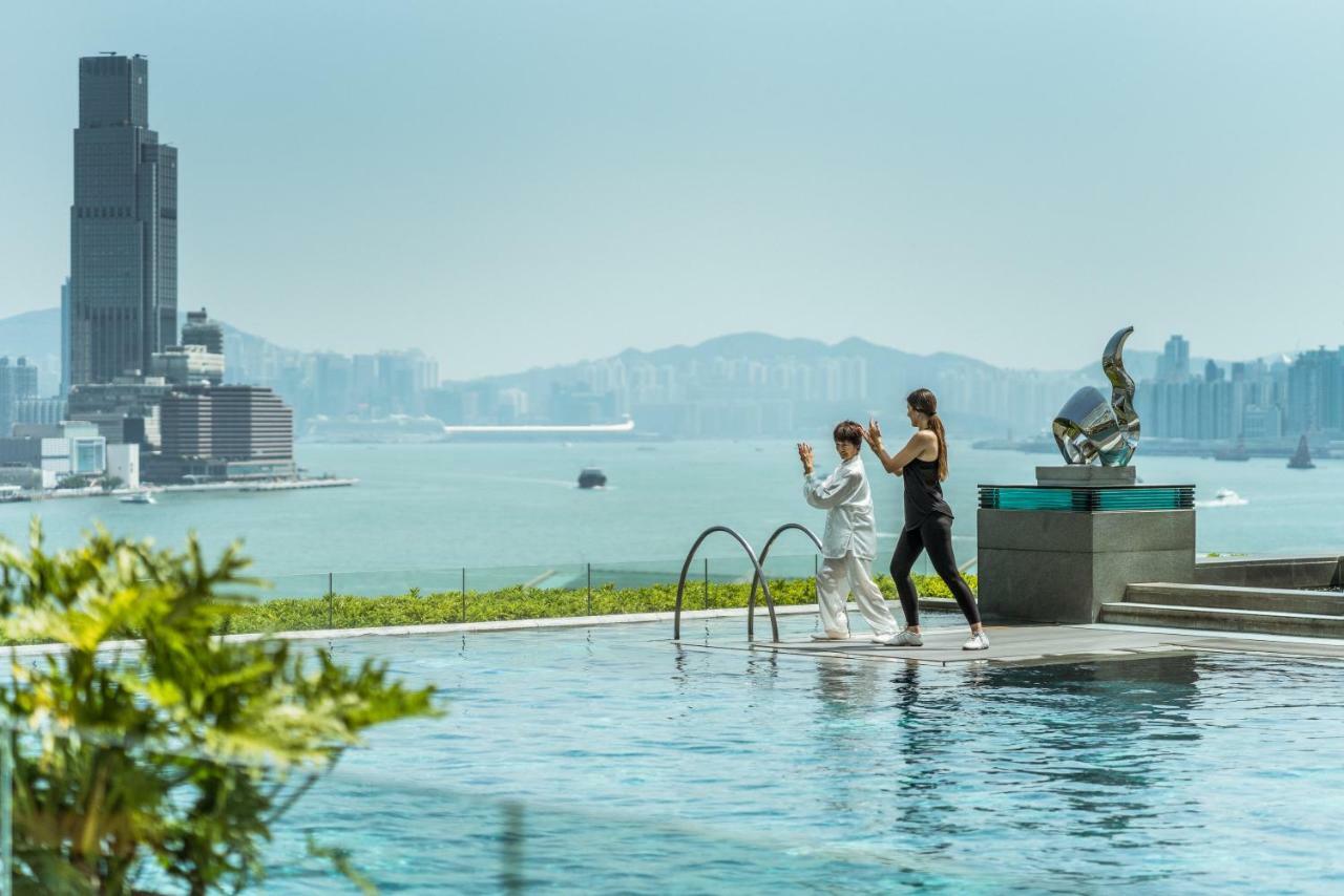 Four Seasons Hotel Hong Kong Exterior photo